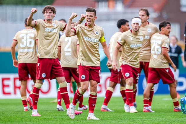 2026.08.21, xkwix, Fußball, DFB-Pokal, Preußen Münster - Karlsruher SC, LVM-Preußenstadion, 1.Runde, Saison 2026 2027: Torjubel schreiend von Marvin Wanitzek (Karlsruher SC 10) nach Tor zum 1:1 DFB regulations prohibit any use of photographs as image sequences and or quasi-video. Photo: xKamilxWilkowskixPressefotoKochx Nordrhein-Westfalen Deutschland *** August 21, 2026, xkwix, Soccer, DFB Cup, Preußen Münster vs. Karlsruher SC, LVM Preußenstadion, Round 1, 2026–2027 season: Marvin Wanitzek of Karlsruher SC 10 celebrates by shouting after scoring the 1–1 goal. DFB regulations prohibit any use of photographs as image sequences and or quasi-video. Photo: xKamilxWilkowskixPressefotoKochx, North Rhine-Westphalia, Germany