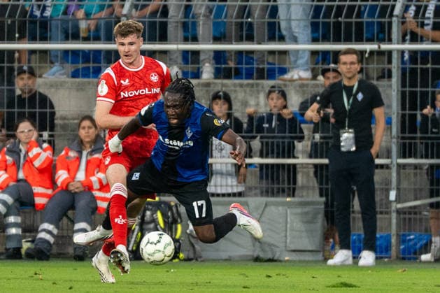 DFB-Pokal: SV Waldhof Mannheim vs 1. FC Kaiserslautern, 21.08.2026 Zweikampf zwischen Owono-Darnell Keumo (SV Waldhof Mannheim, 17), Fabian Kunze (1. FC Kaiserslautern, 6) DFB-Pokal: SV Waldhof Mannheim vs 1. FC Kaiserslautern, Carl-Benz-Stadion, 21.08.2026 DFB DFL REGULATIONS PROHIBIT ANY USE OF PHOTOGRAPHS AS IMAGE SEQUENCES AND OR QUASI-VIDEO. *** DFB Cup: SV Waldhof Mannheim vs. 1. FC Kaiserslautern, August 21, 2026. Tackle between Owono and Darnell Keumo (SV Waldhof Mannheim), 17, Fabian Kunze of 1 FC Kaiserslautern, 6 DFB Cup: SV Waldhof Mannheim vs. 1 FC Kaiserslautern, Carl Benz Stadium, August 21, 2026 DFB and DFL regulations prohibit any use of photographs as image sequences and or quasi-video. Copyright: xBEAUTIFULxSPORTS Hillx