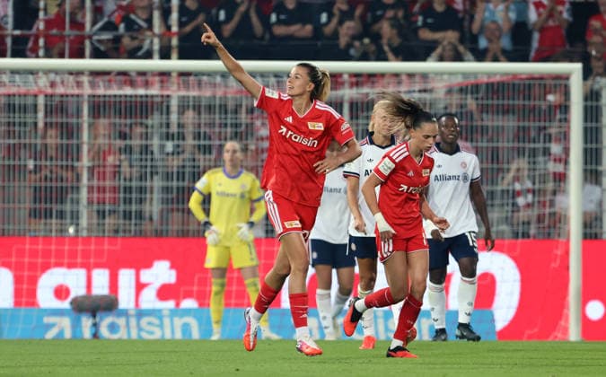 Nele Bauereisen jubelt nach Tor zum 1:3 Freude Emotion Jubel Fußball Fussball 1. Bundesliga Damen Frauen 1. Spieltag Saison 2026 2027 21.08.2026 1.FC Union Berlin vs. FC Bayern München FCB DFL regulations prohibit any use of photographs as image sequences and or quasi-video *** Nele Bauereisen celebrates after scoring the 1-3 goal. Joy, emotion, celebration, sports, soccer, women s soccer, 1. Bundesliga, women s division, Matchday 1, 2026-2027 season, August 21, 2026, 1. FC Union Berlin vs. FC Bayern Munich (FCB). DFL regulations prohibit any use of photographs as image sequences and or quasi-video