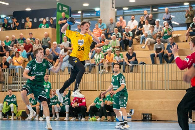 Handball I Herren I Saison 2026-2027 I DHB Pokal I 1. Runde I HC Oppenweiler Backnang - HSC 2000 Coburg I 21.08.2026 Sven Weßeling (24, HSC Coburg) im Wurf Backnang Murrtal Arena Baden-Württemberg Deutschland *** Handball I Men I 2026–2027 Season I DHB Cup I 1st Round I HC Oppenweiler Backnang vs. HSC 2000 Coburg I August 21, 2026 Sven Weßeling 24, HSC Coburg takes on Backnang at the Murrtal Arena in Baden-Württemberg, Germany Copyright: xLobeca MaxxPetershansx