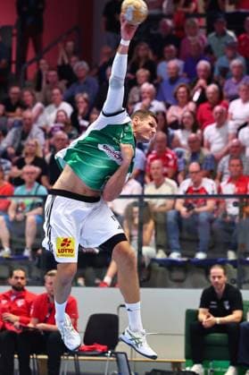 Torwurf von Sebastian Heymann (TSV Hannover-Burgdorf, 11) GER, TuS Ferndorf vs TSV Hannover-Burgdorf, Handball, DHB-Pokal, 1. Runde, Spielzeit 2026 2027, 21.08.2026 GER, TuS Ferndorf vs TSV Hannover-Burgdorf, Handball, DHB-Pokal, 1. Runde, Spielzeit 2026 2027, 21.08.2026 Kreuztal *** Goal by Sebastian Heymann of TSV Hannover Burgdorf, August 11, 2026, TuS Ferndorf vs. TSV Hannover Burgdorf, Handball, DHB Cup, 1st Round, 2026–2027 Season, August 21, 2026 (GER), TuS Ferndorf vs. TSV Hannover Burgdorf, Handball, DHB Cup, 1st Round, 2026–2027 Season, August 21, 2026, Kreuztal Copyright: xEibner-Pressefoto RenexWeissx EP_RWS