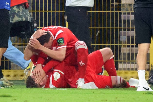 21.08.2026, xrekx, Fussball DFB Pokal 1.Runde, SV Waldhof Mannheim - 1.FC Kaiserslautern v.l. Rudelbildung, Marlon Ritter (1.FC Kaiserslautern) verletzt, Verletzung, Schmerz, Schmerzen, injured, injury, pain, pains Erencan YardÄ±mc (1.FC Kaiserslautern) (DFL DFB REGULATIONS PROHIBIT ANY USE OF PHOTOGRAPHS as IMAGE SEQUENCES and or QUASI-VIDEO) Mannheim *** August 21, 2026, xrekx, Soccer DFB Cup 1st Round, SV Waldhof Mannheim vs. 1. FC Kaiserslautern, Marlon Ritter of 1. FC Kaiserslautern injured, injury, pain, pains, injured, injury, pain, pains Erencan Yardimci 1 FC Kaiserslautern DFL DFB REGULATIONS PROHIBIT ANY USE OF PHOTOGRAPHS as IMAGE SEQUENCES and or QUASI-VIDEO Mannheim