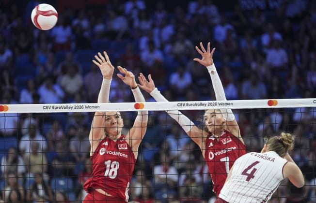 Turkiye v Latvia - CEV EuroVolley 2026 ISTANBUL, TURKIYE - AUGUST 21: Zehra Gunes (18) of Turkiye in action during the CEV Women s European Volleyball Championship Group A match between Turkiye and Latvia at Sinan Erdem Dome in Istanbul, Turkiye on August 21, 2026. Beyza Comert Anadolu Istanbul Turkey. Editorial use only. Please get in touch for any other usage.  Copyright: x2026xAnadoluxBeyzaxComertx