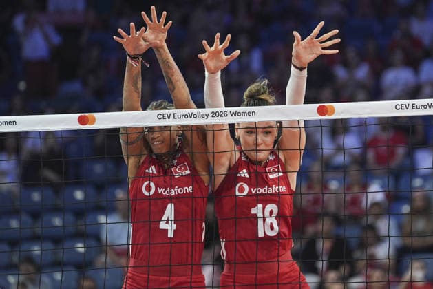 Turkiye v Latvia - CEV EuroVolley 2026 ISTANBUL, TURKIYE - AUGUST 21: Melissa Teresa Vargas (4) and Zehra Gunes (18) of Turkiye in action againsat Anna Rita (12) of Latvia during the CEV Women s European Volleyball Championship Group A match between Turkiye and Latvia at Sinan Erdem Dome in Istanbul, Turkiye on August 21, 2026. Beyza Comert Anadolu Istanbul Turkey. Editorial use only. Please get in touch for any other usage.  Copyright: x2026xAnadoluxBeyzaxComertx