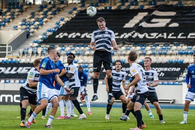 Regionalliga West SG Wattenscheid 09 - FC Schalke 04 U23 ** NUR FÜR REDAKTIONELLE ZWECKE ** EDITORIAL USE ONLY **<p>Am Freitag, den 21. August 2026 trafen in der Regionalliga West die Mannschaften von der SG Wattenscheid 09 (schwarz-weiß) auf die U23 des FC Schalke 04 (blau) im Wattenscheider Lohrheidestadion. Deutschland NRW Wattenscheid Copyright: MichaelxSchwalm *** Regionalliga West SG Wattenscheid 09 vs. FC Schalke 04 U23 ** FOR EDITORIAL PURPOSES ONLY ** EDITORIAL USE ONLY ** p On Friday, August 21, 2026, in the Regionalliga West, the SG Wattenscheid 09 team (black and white) faced off against the FC Schalke 04 U23 team (blue) at the Lohrheidestadion in Wattenscheid, Germany (North Rhine-Westphalia), Wattenscheid. Copyright MichaelxSchwalm Copyright: MichaelxSchwalm doc879bz8x8vs9qsitpf7b ,EDITORIAL USE ONLY