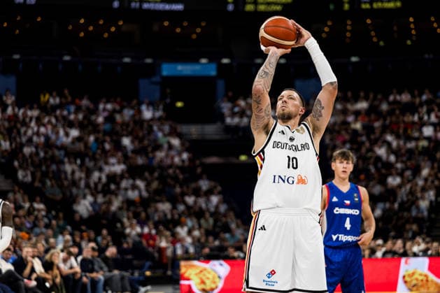 HAMBURG, GERMANY - AUGUST 21: Daniel Theis (Germany, 10) shooting from the freethrow line during a Turkish Airlines Basketball Supercup match between Germany vs. Czechia at Barclays Arena on August 21, 2026 in Hamburg, Germany. Hamburg Germany Copyright: xSteffiexWunderlx