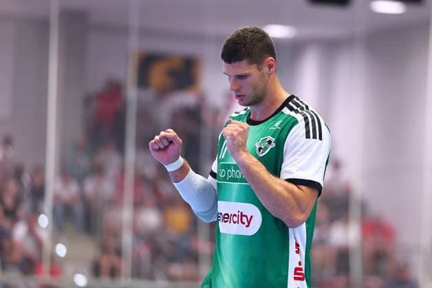 Sebastian Heymann (TSV Hannover-Burgdorf, 11) ballt die Faeuste GER, TuS Ferndorf vs TSV Hannover-Burgdorf, Handball, DHB-Pokal, 1. Runde, Spielzeit 2026 2027, 21.08.2026 GER, TuS Ferndorf vs TSV Hannover-Burgdorf, Handball, DHB-Pokal, 1. Runde, Spielzeit 2026 2027, 21.08.2026 Kreuztal *** Sebastian Heymann, TSV Hannover Burgdorf, 11, clenches his fists GER, TuS Ferndorf vs. TSV Hannover Burgdorf, Handball, DHB Cup, 1st Round, 2026–2027 Season, August 21, 2026 GER, TuS Ferndorf vs. TSV Hannover Burgdorf, Handball, DHB Cup, Round 1, 2026–2027 season, August 21, 2026 Kreuztal Copyright: xEibner-Pressefoto RenexWeissx EP_RWS