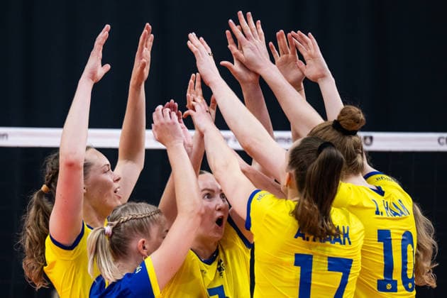 260821 Linda Andersson of Sweden celebrates with team mates during the CEV EuroVolley 2026 volleyball match between Sweden and Montenegro on August 21, 2026 in Gothenburg. Photo: Mathias Bergeld BILDBYRAN kod MB MB1402 volleyboll volleyball cev eurovolley 2026 volleyboll-em sverige montenegro sweden 1 dam bbeng kvinner women jubel *** August 21, 2026: Linda Andersson of Sweden celebrates with her teammates during the CEV EuroVolley 2026 volleyball match between Sweden and Montenegro on August 21, 2026 in Gothenburg. Photo by Mathias Bergeld. BILDBYRAN code MB MB1402 volleyball CEV EuroVolley 2026 European Volleyball Championship Sweden Montenegro women’s team celebration  Copyright: MATHIASxBERGELD BB260821MB146
