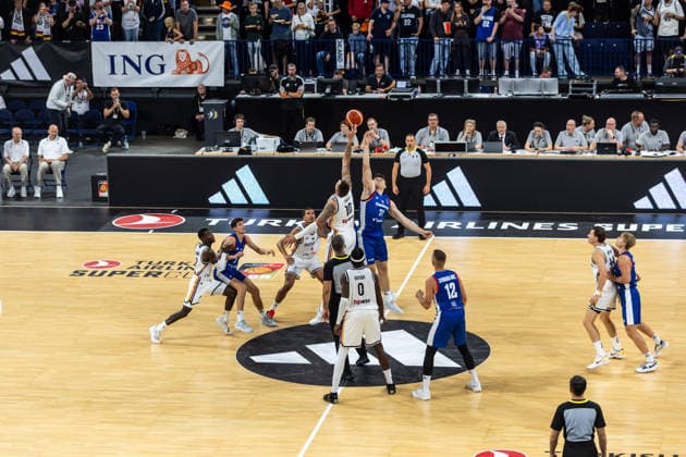 21.08.2026, GER, Turkish Airlines Supercup 2026, Hamburg, Deutschland-Tschechien Tipp off, Daniel Theis (Deutschland, 10), Martin Svoboda (Tschechien, 71) Hamburg Barclays Arena Hamburg Deutschland *** August 21, 2026, GER, 2026 Turkish Airlines Supercup, Hamburg, Germany vs. Czech Republic, Tip-off: Daniel Theis (Germany), 10; Martin Svoboda (Czech Republic), 71; Hamburg Barclays Arena, Hamburg, Germany