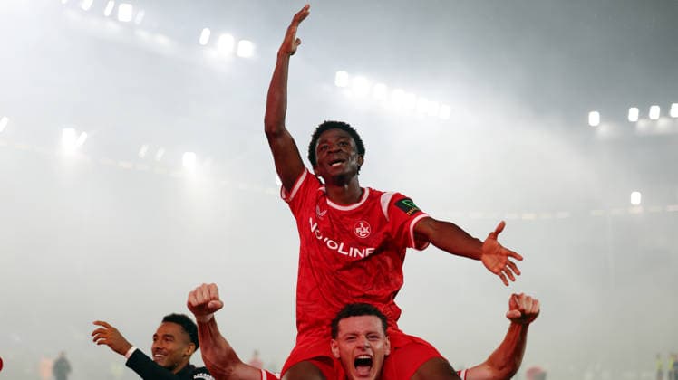 21.08.2026, xrekx, Fussball DFB Pokal 1.Runde, SV Waldhof Mannheim - 1.FC Kaiserslautern v.l. Ibrahim Kanate (1.FC Kaiserslautern) Erencan YardÄ±mc (1.FC Kaiserslautern) Mannschaft, Spieler, jubeln nach Spielende, Team, Player, celebrate at the end of the match (DFL DFB REGULATIONS PROHIBIT ANY USE OF PHOTOGRAPHS as IMAGE SEQUENCES and or QUASI-VIDEO) Mannheim *** August 21, 2026, xrekx, Soccer DFB Cup First Round, SV Waldhof Mannheim 1 FC Kaiserslautern v l Ibrahim Kanate 1 FC Kaiserslautern Erencan Yardimci 1 FC Kaiserslautern team, players, celebrating after the game, team, players, celebrating at the end of the match. DFL and DFB regulations prohibit any use of photographs as image sequences and or quasi-video. Mannheim