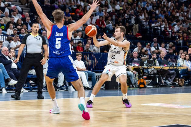 21.08.2026, GER, Turkish Airlines Supercup 2026, Hamburg, Deutschland-Tschechien Malte Delow (Deutschland, 20), Jan Zidek (Tschechien, 5) Hamburg Barclays Arena Hamburg Deutschland *** August 21, 2026, GER, 2026 Turkish Airlines Super Cup, Hamburg, Germany vs. Czech Republic; Malte Delow (Germany), 20; Jan Zidek (Czech Republic), 5; Hamburg Barclays Arena, Hamburg, Germany