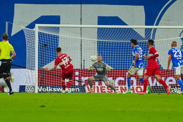 Tor zum 0:2 Dzenan Pejcinovic (VfB Stuttgart, 17) GER, FC Hansa Rostock vs. VfB Stuttgart, Fußball, DFB-Pokal, 1. Runde, Saison 2026 2027, 21.08.2026 GER, FC Hansa Rostock vs. VfB Stuttgart, Fußball, DFB-Pokal, 1. Runde, Saison 2026 2027, 21.08.2026 Rostock *** Goal to make it 0–2: Dzenan Pejcinovic (VfB Stuttgart), August 17, Germany, FC Hansa Rostock vs. VfB Stuttgart, Soccer, DFB Cup, 1st Round, 2026–2027 Season, August 21, 2026, GER, FC Hansa Rostock vs. VfB Stuttgart, Soccer, DFB Cup, 1st Round, 2026–2027 Season, August 21, 2026, Rostock Copyright: xEibner-Pressefoto MarcelxvonxFehrnx EP_MFN