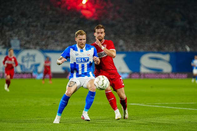 Andreas Vogelsammer (FC Hansa Rostock, 09), Maximilian Mittelstädt (VfB Stuttgart, 07) GER, FC Hansa Rostock vs. VfB Stuttgart, Fußball, DFB-Pokal, 1. Runde, Saison 2026 2027, 21.08.2026 GER, FC Hansa Rostock vs. VfB Stuttgart, Fußball, DFB-Pokal, 1. Runde, Saison 2026 2027, 21.08.2026 Rostock *** Andreas Vogelsammer, FC Hansa Rostock, 09; Maximilian Mittelstädt, VfB Stuttgart, 07; GER; FC Hansa Rostock vs. VfB Stuttgart, Soccer, DFB Cup, 1st Round, 2026–2027 Season, August 21, 2026, GER, FC Hansa Rostock vs. VfB Stuttgart, Soccer, DFB Cup, Round 1, 2026–2027 Season, August 21, 2026, Rostock Copyright: xEibner-Pressefoto MarcelxvonxFehrnx EP_MFN