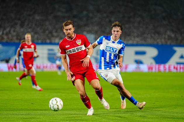 Maximilian Mittelstädt (VfB Stuttgart, 07), Yannick Michaelis FC Hansa Rostock, 41) GER, FC Hansa Rostock vs. VfB Stuttgart, Fußball, DFB-Pokal, 1. Runde, Saison 2026 2027, 21.08.2026 GER, FC Hansa Rostock vs. VfB Stuttgart, Fußball, DFB-Pokal, 1. Runde, Saison 2026 2027, 21.08.2026 Rostock *** Maximilian Mittelstädt, VfB Stuttgart, 07; Yannick Michaelis, FC Hansa Rostock, 41 (GER), FC Hansa Rostock vs. VfB Stuttgart, Soccer, DFB Cup, 1st Round, 2026–2027 Season, August 21, 2026, GER, FC Hansa Rostock vs. VfB Stuttgart, Soccer, DFB Cup, Round 1, 2026–2027 Season, August 21, 2026, Rostock Copyright: xEibner-Pressefoto MarcelxvonxFehrnx EP_MFN