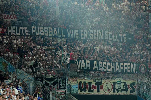 Banner Fans Ultras VfB Stuttgart gegen VAR GER, FC Hansa Rostock vs. VfB Stuttgart, Fußball, DFB-Pokal, 1. Runde, Saison 2026 2027, 21.08.2026 GER, FC Hansa Rostock vs. VfB Stuttgart, Fußball, DFB-Pokal, 1. Runde, Saison 2026 2027, 21.08.2026 Rostock *** Banner: Fans and Ultras of VfB Stuttgart vs. VAR GER, FC Hansa Rostock vs. VfB Stuttgart, Soccer, DFB Cup, 1st Round, 2026–2027 Season, August 21, 2026, GER, FC Hansa Rostock vs. VfB Stuttgart, Soccer, DFB Cup, Round 1, 2026–2027 Season, August 21, 2026, Rostock Copyright: xEibner-Pressefoto MarcelxvonxFehrnx EP_MFN
