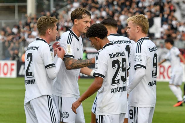 Robin Koch (Eintracht Frankfurt 4) jubelt nach dem Tor zum 0:2 mit der Mannschaft 21.08.2026 ¢ Fussball ¢ SC St. Tönis vs Eintracht Frankfurt, Grotenburg-Stadion, Krefeld, DFB DFL REGULATIONS PROHIBIT ANY USE OF PHOTOGRAPHS AS IMAGE SEQUENCES AND OR QUASI-VIDEO NRW Germany *** Robin Koch of Eintracht Frankfurt 4 celebrates with his teammates after scoring the goal to make it 0–2 on August 21, 2026 ¢ Soccer ¢ SC St. Tönis vs. Eintracht Frankfurt, Grotenburg Stadium, Krefeld, DFB and DFL regulations prohibit any use of photographs as image sequences and or quasi-video. NRW, Germany Copyright: xpepphotox xSaschaxWeizx pep00321, pep_20260821_hm