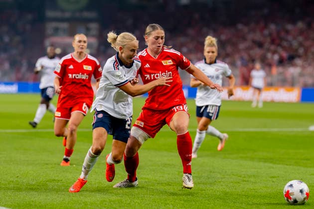 Germany, Berlin, Stadion an der Alten Foersterei, 21.08.2026, 1. Frauen Fußball Bundesliga, 1. FC Union Berlin vs. FC Bayern Muenchen, Pernille Harder (FC Bayern Muenchen) im Zweikampf mit Samantha Steuerwald (1. FC Union Berlin), Photo by Eibner Pressefoto Tino Henschel 1. Frauen Fußball Bundesliga, 1. FC Union Berlin vs. FC Bayern Muenchen Berlin *** Germany, Berlin, Stadion an der Alten Foersterei, August 21, 2026, Women’s Bundesliga, 1. FC Union Berlin vs. FC Bayern Munich, Pernille Harder (FC Bayern Munich) in a tackle with Samantha Steuerwald (1. FC Union Berlin), Photo by Eibner Pressefoto Tino Henschel, Women’s Bundesliga, 1. FC Union Berlin vs. FC Bayern Munich, Berlin Copyright: xEibnerxPressefotox