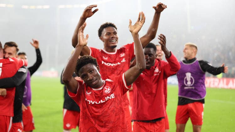 21.08.2026, xrekx, Fussball DFB Pokal 1.Runde, SV Waldhof Mannheim - 1.FC Kaiserslautern v.l. Ibrahim Kanate (1.FC Kaiserslautern) Mannschaft, Spieler, jubeln nach Spielende, Team, Player, celebrate at the end of the match (DFL DFB REGULATIONS PROHIBIT ANY USE OF PHOTOGRAPHS as IMAGE SEQUENCES and or QUASI-VIDEO) Mannheim *** August 21, 2026, xrekx, Soccer DFB Cup 1st Round, SV Waldhof Mannheim 1 FC Kaiserslautern v l Ibrahim Kanate 1 FC Kaiserslautern team, players, celebrating after the game, team, players, celebrating at the end of the match. DFL and DFB regulations prohibit any use of photographs as image sequences and or quasi-video. Mannheim