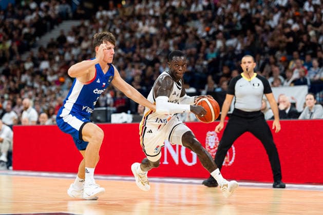 Dennis Schroeder (Deutschland, 17) im Dribbling gegen Lukas Smazak (Tschechien, 04), GER, Deutschland vs Tschechien, Basketball, Turkish Airlines Supercup, Halbfinale 2, 21.08.2026 GER, Deutschland vs Tschechien, Basketball, Turkish Airlines Supercup, Tag 1, 21.08.2026 Hamburg *** Dennis Schroeder (Germany), age 17, dribbling against Lukas Smazak (Czech Republic), 04, GER, Germany vs. Czech Republic, Basketball, Turkish Airlines Super Cup, Semifinal 2, August 21, 2026, GER, Germany vs. Czech Republic, Basketball, Turkish Airlines Super Cup, Day 1, August 21, 2026, Hamburg Copyright: xEibner-Pressefoto MaxxVincenx EP_MVN