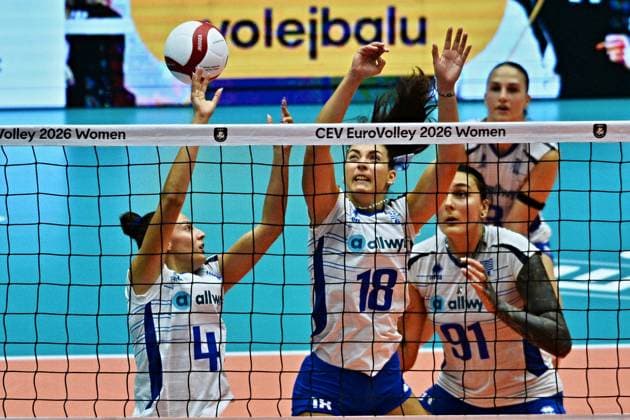 From left Evangelia Tani, Markella Papageorgiu and Martha Evdokia Anthuli of Greece in action during the Women s European Volleyball Championships Group B match Czech Republic vs Greece, on August 21, 2026, in Brno, Czech Republic. (CTKxPhoto PatrikxUhlir) CTKPhotoP2026082107380  CTKPhotoP2026082107380