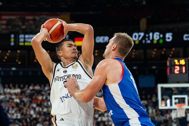 Tristan Da Silva (Deutschland, 05) im Zweikampf, Martin Peterka (Tschechien, 15), GER, Deutschland vs Tschechien, Basketball, Turkish Airlines Supercup, Halbfinale 2, 21.08.2026 GER, Deutschland vs Tschechien, Basketball, Turkish Airlines Supercup, Tag 1, 21.08.2026 Hamburg *** Tristan Da Silva, Germany, No. 5 in a one-on-one matchup, Martin Peterka, Czech Republic, No. 15, GER, Germany vs. Czech Republic, Basketball, Turkish Airlines Supercup, Semifinal 2, August 21, 2026, GER, Germany vs. Czech Republic, Basketball, Turkish Airlines Supercup, Day 1, August 21, 2026, Hamburg Copyright: xEibner-Pressefoto MaxxVincenx EP_MVN