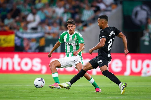 ESP: Real Betis v Real Sociedad - LaLiga EA Sports 2026 27 Yangel Herrera of Real Sociedad and Facundo Bernal of Real Betis in action during La Liga EA Sports match between Real Betis and Real Sociedad at La Cartuja Stadium in Seville, Spain, on August 21, 2026. Seville Spain Sevilla Spain *** ESP Real Betis vs. Real Sociedad LaLiga EA Sports 2026 27 Yangel Herrera of Real Sociedad and Facundo Bernal of Real Betis in action during the LaLiga EA Sports match between Real Betis and Real Sociedad at La Cartuja Stadium in Seville, Spain, on August 21, 2026, Seville, Spain Copyright: xRAFAELxROMANx