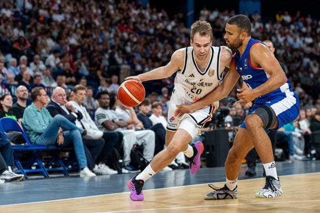 Malte Delow (Deutschland, 20) im Dribbling, Patrick Samoura (Tschechien, 06), GER, Deutschland vs Tschechien, Basketball, Turkish Airlines Supercup, Halbfinale 2, 21.08.2026 GER, Deutschland vs Tschechien, Basketball, Turkish Airlines Supercup, Tag 1, 21.08.2026 Hamburg *** Malte Delow, Germany, 20 (dribbling), Patrick Samoura, Czech Republic, 06, GER, Germany vs. Czech Republic, Basketball, Turkish Airlines Supercup, Semifinal 2, August 21, 2026, GER, Germany vs. Czech Republic, Basketball, Turkish Airlines Supercup, Day 1, August 21, 2026, Hamburg Copyright: xEibner-Pressefoto MaxxVincenx EP_MVN