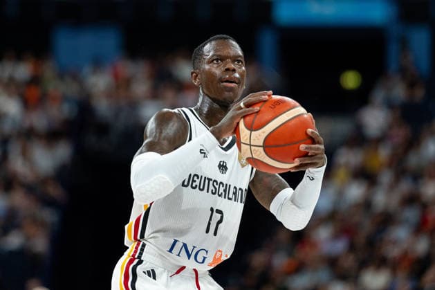 Dennis Schroeder (Deutschland, 17) beim Freiwurf, GER, Deutschland vs Tschechien, Basketball, Turkish Airlines Supercup, Halbfinale 2, 21.08.2026 GER, Deutschland vs Tschechien, Basketball, Turkish Airlines Supercup, Tag 1, 21.08.2026 Hamburg *** Dennis Schroeder of Germany, age 17, at the free-throw line, GER, Germany vs. Czech Republic, Basketball, Turkish Airlines Supercup, Semifinal 2, August 21, 2026, GER, Germany vs. Czech Republic, Basketball, Turkish Airlines Supercup, Day 1, August 21, 2026, Hamburg Copyright: xEibner-Pressefoto MaxxVincenx EP_MVN