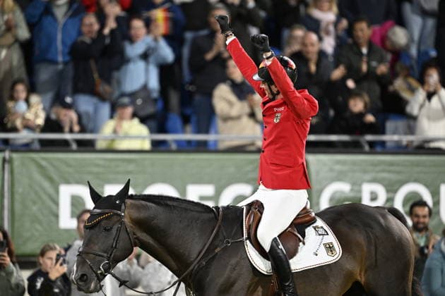 AACHEN, TYSKLAND 20260821 Daniel Deusser, Tyskland, pa hästen Otello de Guldenboom, rider felfritt vid fredagens hoppning, lagfinal, under ryttar-VM i Aachen. *** Bilden ingar i SPORTPAKET. För övriga BETALBILD ** AACHEN TYSKLAND x10050x *** AACHEN, GERMANY 20260821 Daniel Deusser of Germany, riding Otello de Guldenboom, completed a clear round in Friday’s show jumping team final at the World Equestrian Games in Aachen *** This image is part of the SPORTS PACKAGE. For other images, see PAID CONTENT ** AACHEN, GERMANY x10050x  Copyright: xPontusxLundahl TTx RYTTAR-VM 2026