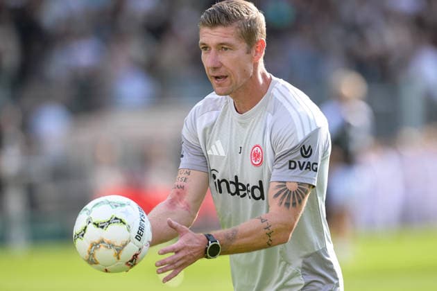 Fußball, DFB-Pokal, 20260821, SC St. Tönis - SG Eintracht Frankfurt. Im Bild Aufwärmen Torwarttrainer Frankfurt Jan ZIMMERMANN. Krefeld Grotenburg-Stadion Nordrhein-Westfalen Deutschland *** Soccer, DFB Cup, 20260821, SC St. Tönis vs. Eintracht Frankfurt. Pictured: Warm-up; Frankfurt goalkeeper coach Jan ZIMMERMANN; Krefeld Grotenburg Stadium, North Rhine-Westphalia, Germany Copyright: Passion2Press MarkusxFischerx