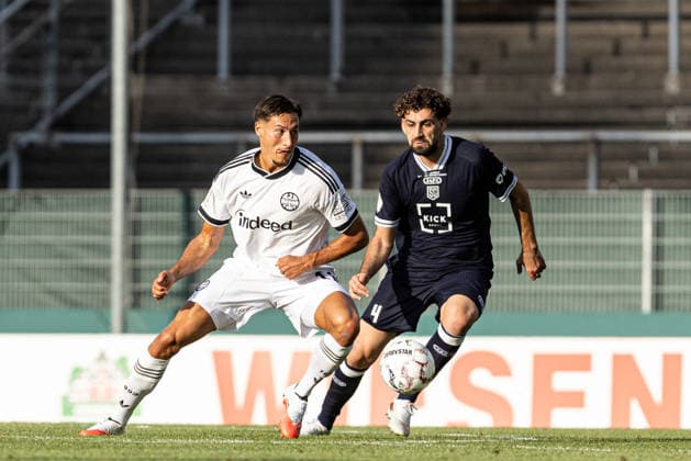 DFB-Pokal, 2026 2027, 1. Runde: SC St. Tönis 11 20 - Eintracht Frankfurt; 21.08.2026 Younes Ebnoutalib (Eintracht Frankfurt, 11), Memlan Darwish (SC St. Tönis 11 20, 4) DFB-Pokal, 2026 2027, 1. Runde: SC St. Tönis 11 20 - Eintracht Frankfurt; Grotenburg-Stadion, Krefeld; 21.08.2026 *** DFB Cup, 2026–2027, First Round: SC St. Tönis 11–20 Eintracht Frankfurt, August 21, 2026; Younes Ebnoutalib (Eintracht Frankfurt), 11; Memlan Darwish (SC St. Tönis), 11–20; 4 DFB Cup, 2026–2027, First Round: SC St. Tönis 11:20 Eintracht Frankfurt, Grotenburg Stadium, Krefeld, August 21, 2026 Copyright: xBEAUTIFULxSPORTS Buriakovx