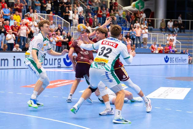 21.08.2026. 1. Runde im DHB Pokal, TuSEM Essen - SC DHfK Leipzig. v. l. Tim Maximilian Hertzfeld (SC DHfK Leipzig), Felix Göttler (TuSEM Essen), Franz Semper (SC DHfK Leipzig). Essen Am Hallo NRW Deutschland xRHR-FOTO DEx *** August 21, 2026, 1st Round of the DHB Cup, TuSEM Essen vs. SC DHfK Leipzig; Tim Maximilian Hertzfeld (SC DHfK Leipzig), Felix Göttler (TuSEM Essen), Franz Semper (SC DHfK Leipzig); Essen Am Hallo, North Rhine-Westphalia, Germany; xRHR PHOTO DEx Copyright: DennisxEwert RHR-FOTOx RHR-FOTO DE
