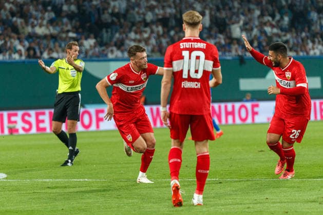 Torjubel 0:1 - links Torschütze Dzenan Pejcinovic (VfB) mit Deniz Undav (VfB) ; GER, FC Hansa Rostock vs. VfB Stuttgart, Fußball, Männer, DFB-Pokal, 01. Runde, Spielzeit 2026 2027, 21.08.2026 Rostock Ostseestadion Mecklenburg - Vorpommern Deutschland *** Goal celebration 0-1 (left) Goal scorer: Dzenan Pejcinovic, VfB with Deniz Undav, VfB GER; FC Hansa Rostock vs. VfB Stuttgart, Soccer, Men, DFB Cup, Round 1, 2026–2027 season, August 21, 2026, Rostock Ostseestadion, Mecklenburg-Western Pomerania, Germany