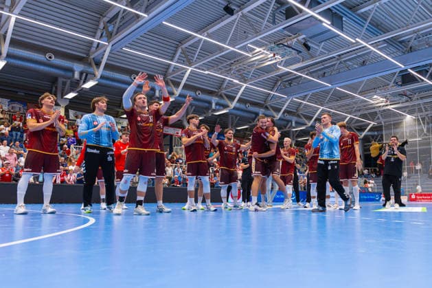 21.08.2026. 1. Runde im DHB Pokal, TuSEM Essen - SC DHfK Leipzig. Die Spieler des TuSEM Essen bejubeln den Sieg. Essen Am Hallo NRW Deutschland xRHR-FOTO DEx *** August 21, 2026, 1st Round of the DHB Cup: TuSEM Essen vs. SC DHfK Leipzig. TuSEM Essen players celebrate their victory. Essen. Photo by Hallo NRW Deutschland xRHR, DEx. Copyright: DennisxEwert RHR-FOTOx RHR-FOTO DE