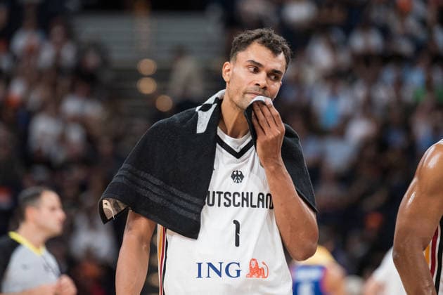 Basketball, Turkish Airlines Supercup 2026, Deutschland - Tschechien, Barclays Arena (Hamburg), 21.08.2026, Halbfinale Oscar da Silva ( 1, DEUTSCHLAND, Power Forward, FC Bayern München) wischt sich den Schweiß aus dem Gesicht. *** Basketball, 2026 Turkish Airlines Super Cup, Germany vs. Czech Republic, Barclays Arena, Hamburg, August 21, 2026, Semifinal: Oscar da Silva 1, GERMANY, power forward, FC Bayern Munich, wipes the sweat from his face
