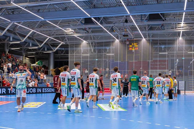 21.08.2026. 1. Runde im DHB Pokal, TuSEM Essen - SC DHfK Leipzig. Die Spieler von Leipzig verlassen enttäuscht die Halle, nach der zweiten Verlängerung gewinnt TuSEM Essen mit 36:33. Essen Am Hallo NRW Deutschland xRHR-FOTO DEx *** August 21, 2026, 1st Round of the DHB Cup: TuSEM Essen vs. SC DHfK Leipzig. The Leipzig players leave the arena disappointed; after the second overtime, TuSEM Essen wins 36–33. Essen, Am Hallo, NRW, Germany. xRHR PHOTO DEx Copyright: DennisxEwert RHR-FOTOx RHR-FOTO DE