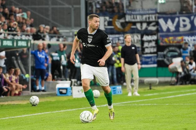 Deutschland: DFB Pokal 2026 2027 1.Runde, SC Preußen Münster vs Karlsruher SC, Freitag 21.08.2026 LVM-Preußenstadion (Münster, Nordrhein-Westfalen, Deutschland) Torge Paetow (SC Preußen Münster, 16) am Ball *** Germany DFB Cup 2026–2027, First Round: SC Preußen Münster vs. Karlsruher SC, Friday, August 21, 2026, LVM Preußenstadion, Münster, North Rhine-Westphalia, Germany; Torge Paetow (SC Preußen Münster), 16, on the ball Copyright: xMerlexKölkingx