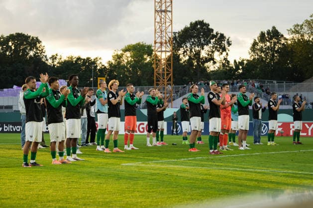 Deutschland: DFB Pokal 2026 2027 1.Runde, SC Preußen Münster vs Karlsruher SC, Freitag 21.08.2026 LVM-Preußenstadion (Münster, Nordrhein-Westfalen, Deutschland) nach dem Spiel Mannschaft Sc Preußen Münster mit den Fans *** Germany, DFB Cup 2026–2027, First Round: SC Preußen Münster vs. Karlsruher SC, Friday, August 21, 2026, at LVM Preußenstadion in Münster, North Rhine-Westphalia, Germany; after the game, the SC Preußen Münster team with the fans Copyright: xMerlexKölkingx