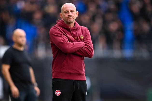 DFB Pokal 26 27 - SV Waldhof Mannheim - 1. FC Kaiserslautern am 15.08.2026 im Carl Benz Stadion in Mannheim Trainer Torsten Lieberknecht (Kaiserslautern) unzufrieden, enttäuscht, enttaeuscht, niedergeschlagen. *** DFB Cup: SV Waldhof Mannheim 26–27 FC Kaiserslautern on August 15, 2026, at Carl Benz Stadium in Mannheim. Coach Torsten Lieberknecht (Kaiserslautern): dissatisfied, disappointed, disheartened, dejected MT