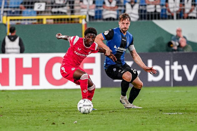 Deutschland: Fussball Saison 2026 2027 , DFB-Pokal Runde 1 1. Runde , SV Waldhof Mannheim vs. 1. FC Kaiserslautern - Carl-Benz-Stadion (Mannheim) : Ibrahim KanatÃ Ibrahim Kanate (1. FC Kaiserslautern, 11) am Ball, im Ballbesitz, im Zweikampf mit Lukas Klünter Lukas Kluenter Lukas Klunter (SV Waldhof Mannheim, 24) Mannheim Carl-Benz-Stadion Deutschland Germany *** Germany Soccer Season 2026–2027, DFB Cup Round 1, SV Waldhof Mannheim vs. 1. FC Kaiserslautern, Carl Benz Stadium, Mannheim, Ibrahim KanatÃ Ibrahim Kanate, 1. FC Kaiserslautern, No. 11 on the ball, in possession, in a tackle with Lukas Klünter (Lukas Kluenter, Lukas Klunter) of SV Waldhof Mannheim, No. 24 Mannheim, Carl Benz Stadium, Germany Copyright: xBennetxLongx