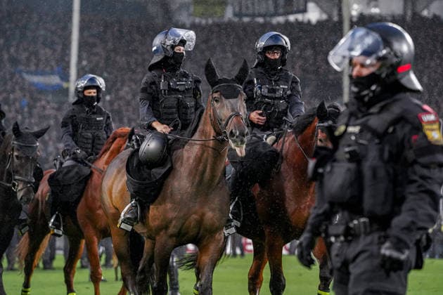 Deutschland: Fussball Saison 2026 2027 , DFB-Pokal Runde 1 1. Runde , SV Waldhof Mannheim vs. 1. FC Kaiserslautern - Carl-Benz-Stadion (Mannheim) : Pferde, Polizei, Polizeieinsatz Mannheim Carl-Benz-Stadion Deutschland Germany *** Germany Soccer Season 2026–2027, DFB Cup Round 1, SV Waldhof Mannheim vs. 1. FC Kaiserslautern, Carl Benz Stadium, Mannheim: Horses, Police, Police Operation, Mannheim, Carl Benz Stadium, Germany Copyright: xBennetxLongx