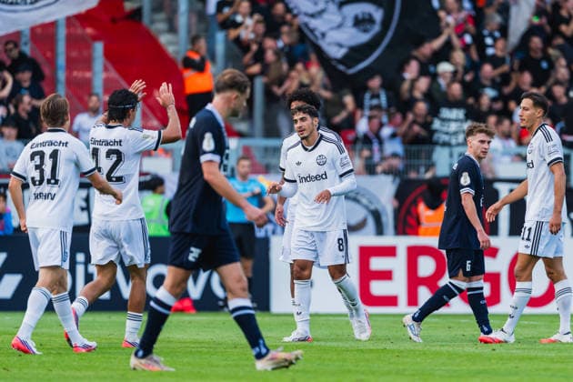 Love Arrhov (Eintracht Frankfurt, 31), Can Uzun (Eintracht Frankfurt, 42) bejubelt den Torschuetzen zum 0-11 Fares Chaibi (Eintracht Frankfurt, 08),Luca Esposito (SC St.Toenis, 06), Younes Ebnoutalib (Eintracht Frankfurt, 11) SC St. Tönis vs. Eintracht Frankfurt, Fussball, DFB-Pokal 2026 27, 1.Runde, Saison 2026 27, 21.08.2026, DFL REGULATIONS PROHIBIT ANY USE OF PHOTOGRAPHS AS IMAGE SEQUENCES AND OR QUASI-VIDEO, SC St. Tönis vs. Eintracht Frankfurt, Fussball, DFB-Pokal 2026 27, 1.Runde, Saison 2026 27, 21.08.2026 Krefeld *** Love Arrhov, Eintracht Frankfurt, 31; Can Uzun, Eintracht Frankfurt, 42, cheers on the goal scorer for the 0-11; Fares Chaibi, Eintracht Frankfurt, 08; Luca Esposito, SC St. Tönis, 06, Younes Ebnoutalib (Eintracht Frankfurt, 11), SC St. Tönis vs. Eintracht Frankfurt, Soccer, 2026–27 DFB Cup, Round 1, 2026–27 Season, August 21, 2026, DFL regulations prohibit any use of photographs as image sequences and or quasi-video, SC St. Tönis vs. Eintracht Frankfurt, Soccer, DFB Cup 2026–27, First Round, 2026–27 Season, August 21, 2026, Krefeld Copyright: xEibner-Pressefoto LukasxBaldygax EP_LBA