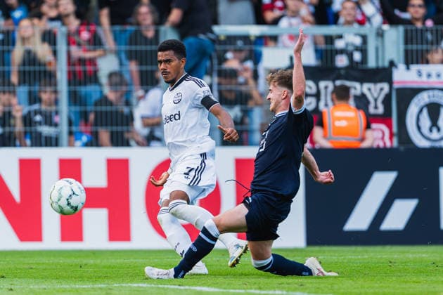 Ansgar Knauff (Eintracht Frankfurt, 07) mit einer Flanke in bedraengniss SC St. Tönis vs. Eintracht Frankfurt, Fussball, DFB-Pokal 2026 27, 1.Runde, Saison 2026 27, 21.08.2026, DFL REGULATIONS PROHIBIT ANY USE OF PHOTOGRAPHS AS IMAGE SEQUENCES AND OR QUASI-VIDEO, SC St. Tönis vs. Eintracht Frankfurt, Fussball, DFB-Pokal 2026 27, 1.Runde, Saison 2026 27, 21.08.2026 Krefeld *** Ansgar Knauff, Eintracht Frankfurt, No. 7, in a tight spot after a cross; SC St. Tönis vs. Eintracht Frankfurt, Soccer, 2026–27 DFB Cup, Round 1, 2026–27 Season, August 21, 2026, DFL regulations prohibit any use of photographs as image sequences and or quasi-video; SC St. Tönis vs. Eintracht Frankfurt, soccer, DFB Cup 2026–27, First Round, 2026–27 Season, August 21, 2026, Krefeld Copyright: xEibner-Pressefoto LukasxBaldygax EP_LBA
