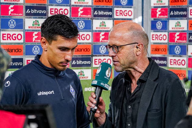 Deutschland: Fussball Saison 2026 2027 , DFB-Pokal Runde 1 1. Runde , SV Waldhof Mannheim vs. 1. FC Kaiserslautern - Carl-Benz-Stadion (Mannheim) : Claudio Kammerknecht (SV Waldhof Mannheim, 15) Interview, Gespräch, Portraitfoto, Portrait, Einzelaufnahme, Porträt, Mimik, Gesichtsausdruck, Interview mit Patrick Wasserziehr Mannheim Carl-Benz-Stadion Deutschland Germany *** Germany Soccer Season 2026–2027, DFB Cup Round 1, SV Waldhof Mannheim vs. 1 FC Kaiserslautern, Carl Benz Stadium, Mannheim; Claudio Kammerknecht, SV Waldhof Mannheim; 15 interviews, conversations, portrait photos, portraits, individual shots, facial expressions; interview with Patrick Wasserziehr; Mannheim, Carl Benz Stadium, Germany Copyright: xBennetxLongx