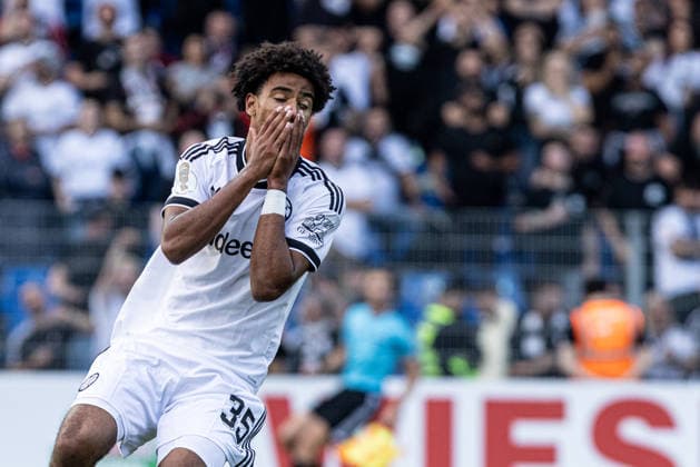 DFB-Pokal, 2026 2027, 1. Runde: SC St. Tönis 11 20 - Eintracht Frankfurt; 21.08.2026 Malik Pimpong (Eintracht Frankfurt, 35) DFB-Pokal, 2026 2027, 1. Runde: SC St. Tönis 11 20 - Eintracht Frankfurt; Grotenburg-Stadion, Krefeld; 21.08.2026 *** DFB Cup, 2026–2027, 1st Round: SC St. Tönis 11–20 Eintracht Frankfurt, August 21, 2026; Malik Pimpong, Eintracht Frankfurt, 35; DFB Cup, 2026–2027, First Round: SC St. Tönis 11:20 Eintracht Frankfurt, Grotenburg Stadium, Krefeld, August 21, 2026 Copyright: xBEAUTIFULxSPORTS Buriakovx