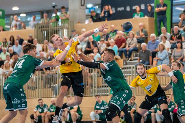 Handball I Herren I Saison 2026-2027 I DHB Pokal I 1. Runde I HC Oppenweiler Backnang - HSC 2000 Coburg I 21.08.2026 Jakob Knauer (25, HSC Coburg) im Wurf Backnang Murrtal Arena Baden-Württemberg Deutschland *** Handball I Men I 2026–2027 Season I DHB Cup I First Round I HC Oppenweiler Backnang vs. HSC 2000 Coburg I August 21, 2026 Jakob Knauer 25, HSC Coburg takes on Backnang at the Murrtal Arena in Baden-Württemberg, Germany Copyright: xLobeca MaxxPetershansx