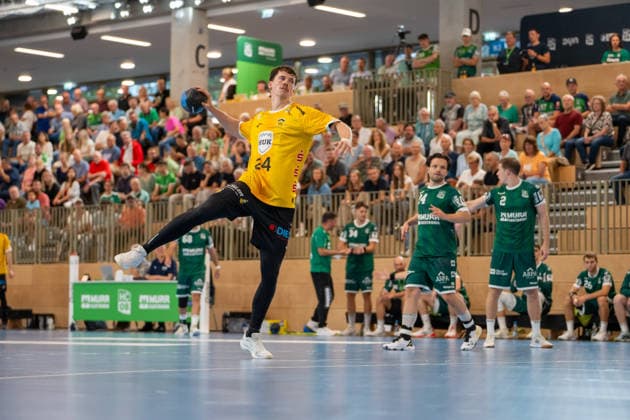 Handball I Herren I Saison 2026-2027 I DHB Pokal I 1. Runde I HC Oppenweiler Backnang - HSC 2000 Coburg I 21.08.2026 Sven Wesseling (24, HSC Coburg) beim Siebenmeter Backnang Murrtal Arena Baden-Württemberg Deutschland *** Handball I Men I 2026–2027 Season I DHB Cup I First Round I HC Oppenweiler Backnang vs. HSC 2000 Coburg I August 21, 2026 Sven Wesseling 24, HSC Coburg at the penalty throw, Backnang Murrtal Arena, Baden-Württemberg, Germany Copyright: xLobeca MaxxPetershansx