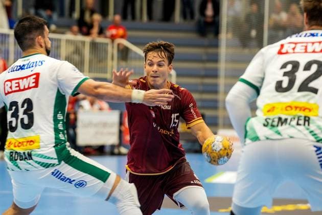 Handball in Essen ** NUR FÜR REDAKTIONELLE ZWECKE ** EDITORIAL USE ONLY **<p>Nils Homscheid vom TUSEM Essen im Spiel gegen den SC DHfK Leipzig. Das Spiel des DHB-Pokals, TUSEM Essen gegen den SC DHfK Leipzig endete am 21.08. 2026 in der Sporthalle Am Hallo, Ernestinenstraße 57 mit 36:33. Michael Gohl FUNKE Foto Services< p> Deutschland Nordrhein-Westfalen Essen Copyright: MichaelxGohl *** Handball in Essen ** FOR EDITORIAL USE ONLY ** EDITORIAL USE ONLY ** p Nils Homscheid of TUSEM Essen in the match against SC DHfK Leipzig The DHB Cup match between TUSEM Essen and SC DHfK Leipzig ended on August 21, 2026, at the Am Hallo Sports Hall, Ernestinenstraße 57, with a score of 36–33. Michael Gohl, FUNKE Photo Services p Sports Germany North Rhine-Westphalia Essen. Copyright MichaelxGohl Copyright: MichaelxGohl doc879de6j8plznnu9it1 ,EDITORIAL USE ONLY