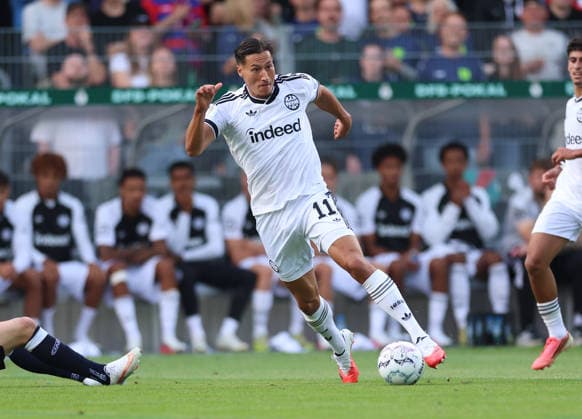 21.08.2026, Fussball DFB-Pokal, 1. Runde, SC St. Tönis - Eintracht Frankfurt, v.l., Younes Ebnoutalib (Eintracht Frankfurt) DFL DFB REGULATIONS PROHIBIT ANY USE OF PHOTOGRAPHS AS IMAGE SEQUENCES AND OR QUASI-VIDEO. xdcx *** August 21, 2026, Soccer DFB Cup, 1st Round, SC St. Tönis vs. Eintracht Frankfurt, from left, Younes Ebnoutalib, Eintracht Frankfurt. DFL and DFB regulations prohibit any use of photographs as image sequences and or quasi-video. xdcx Copyright: HMBxMedia Claus