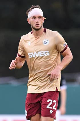 Fußball DFB-Pokal 1. Runde SC Preußen Münster - Karlsruher SC am 21.08.2026 im LVM-Preußenstadion in Münster Christoph Kobald ( Karlsruhe ) verletzt mit Kopfverband DFB regulations prohibit any use of photographs as image sequences and or quasi-video. *** Soccer, DFB Cup, First Round: SC Preußen Münster vs. Karlsruher SC on August 21, 2026, at the LVM Preußenstadion in Münster. Christoph Kobald of Karlsruhe is injured and wearing a head bandage. DFB regulations prohibit any use of photographs as image sequences and or quasi-video. xRx